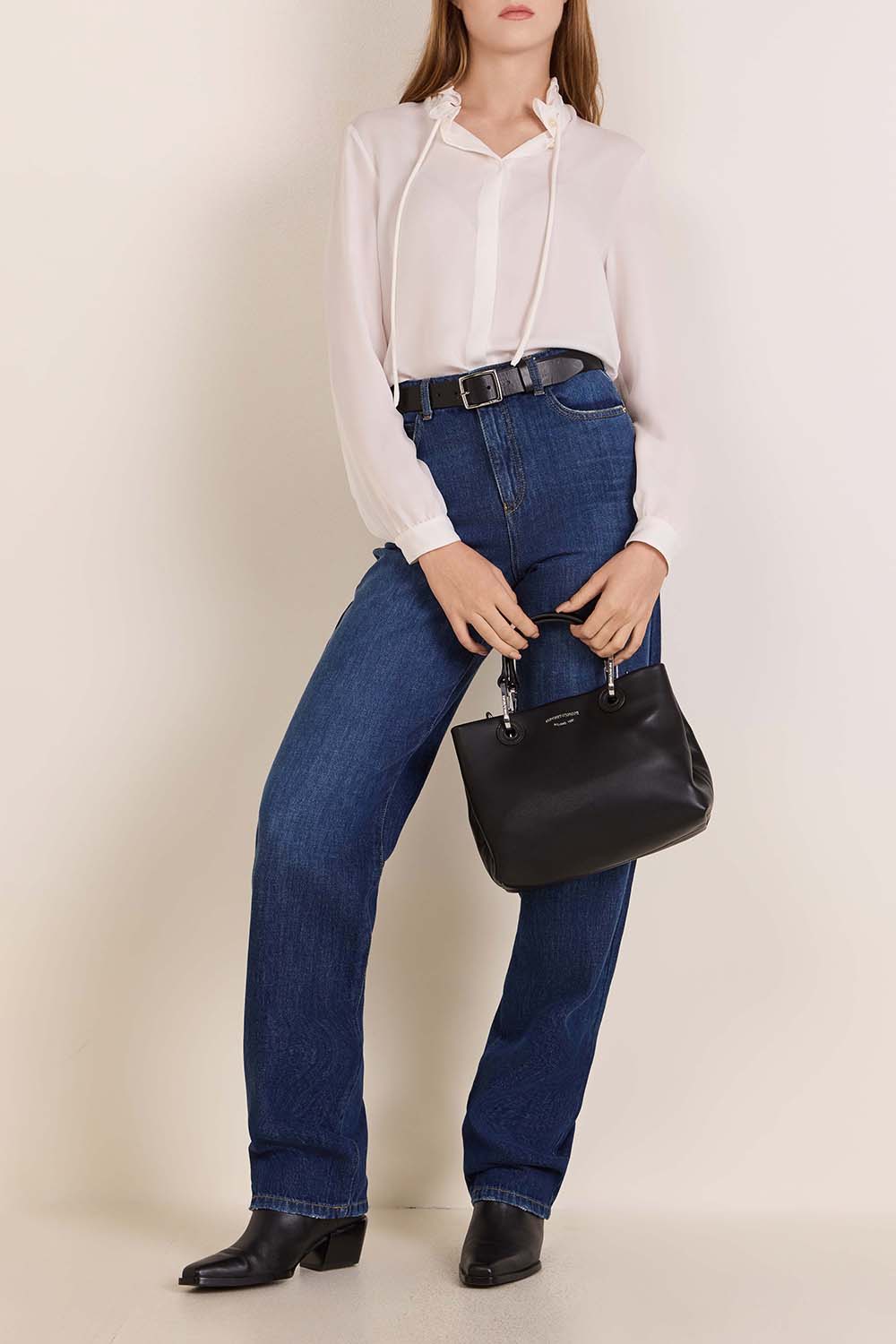 מכנסי ג'ינס ישרים